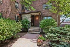 Edwin Ave 2C-S1807-005.jpg