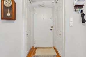 Edwin Ave 2C-S1807-007.jpg