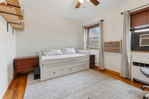 Edwin Ave 2C-S1807-023.jpg