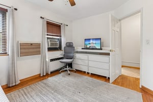 Edwin Ave 2C-S1807-024.jpg