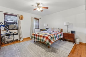 Edwin Ave 2C-S1807-025.jpg
