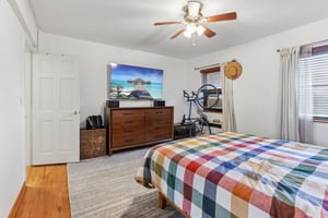 Edwin Ave 2C-S1807-026.jpg