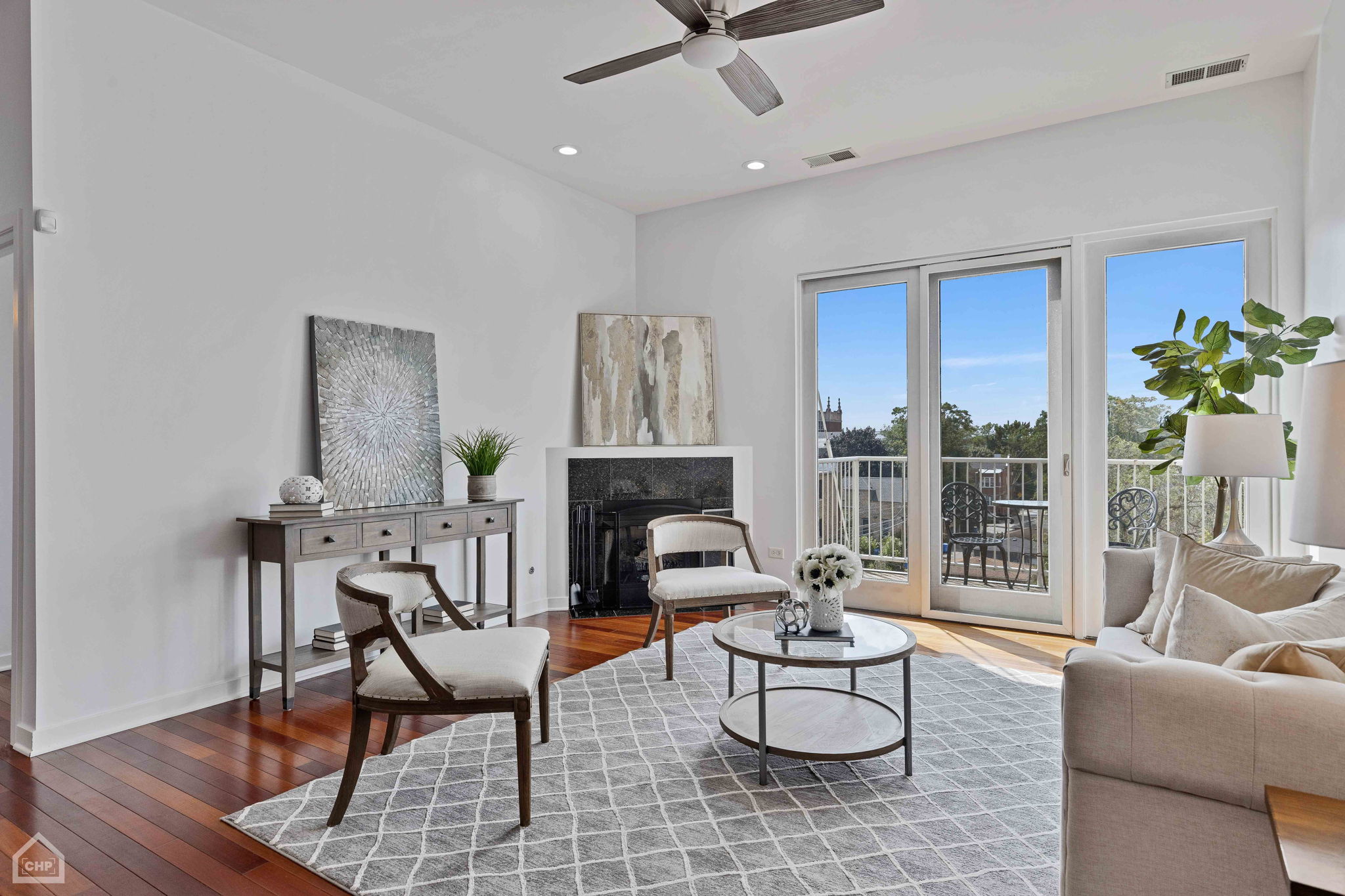 3021 W Armitage Ave 406_004