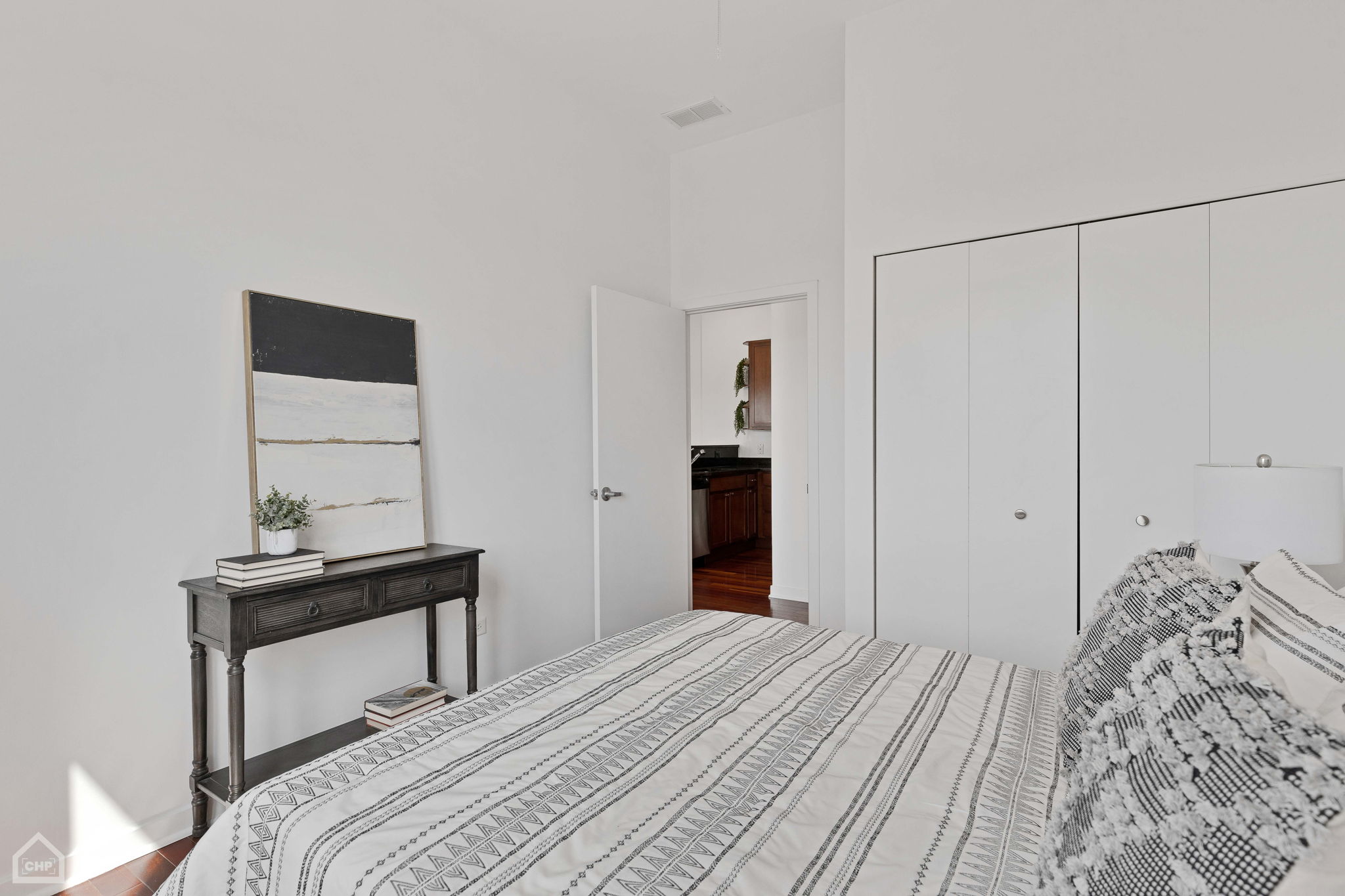 3021 W Armitage Ave 406_015
