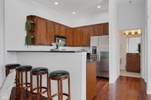 3021 W Armitage Ave 406_010