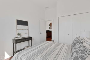 3021 W Armitage Ave 406_015