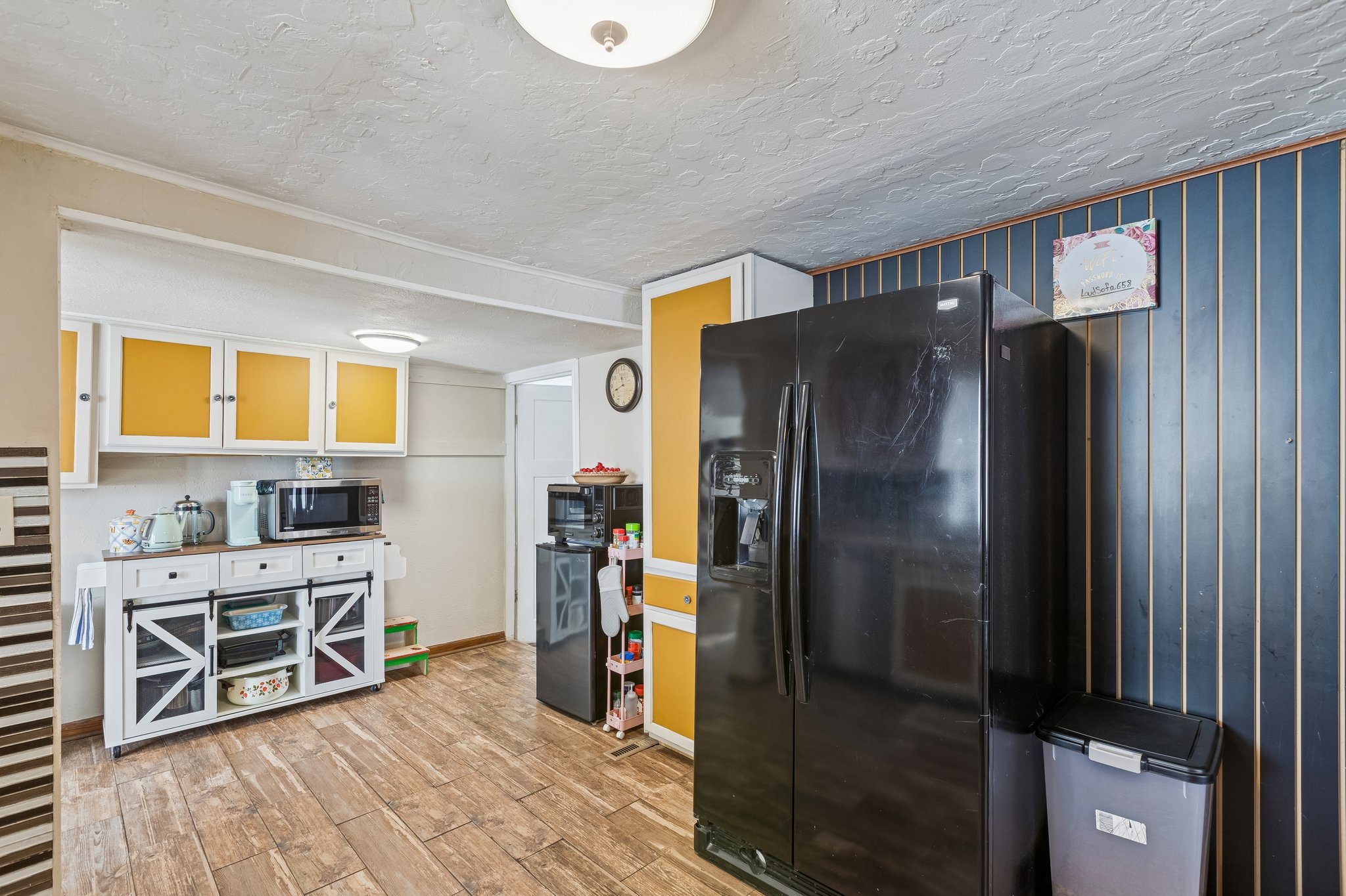 7976 - 3022 Wallace Ave_012.jpg