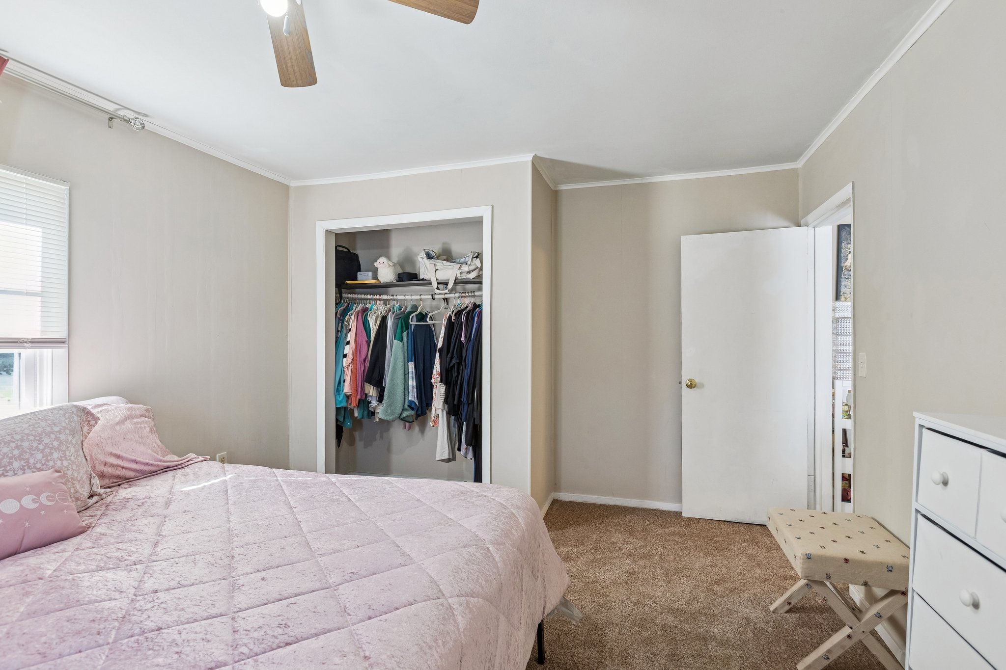 7976 - 3022 Wallace Ave_020.jpg