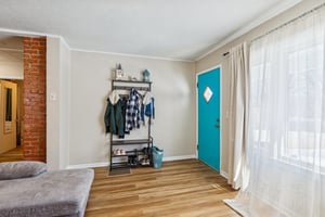 7976 - 3022 Wallace Ave_007.jpg