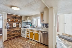 7976 - 3022 Wallace Ave_014.jpg