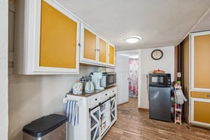 7976 - 3022 Wallace Ave_017.jpg