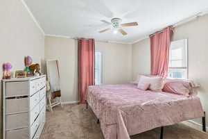 7976 - 3022 Wallace Ave_019.jpg