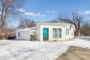 7976 - 3022 Wallace Ave_033.jpg