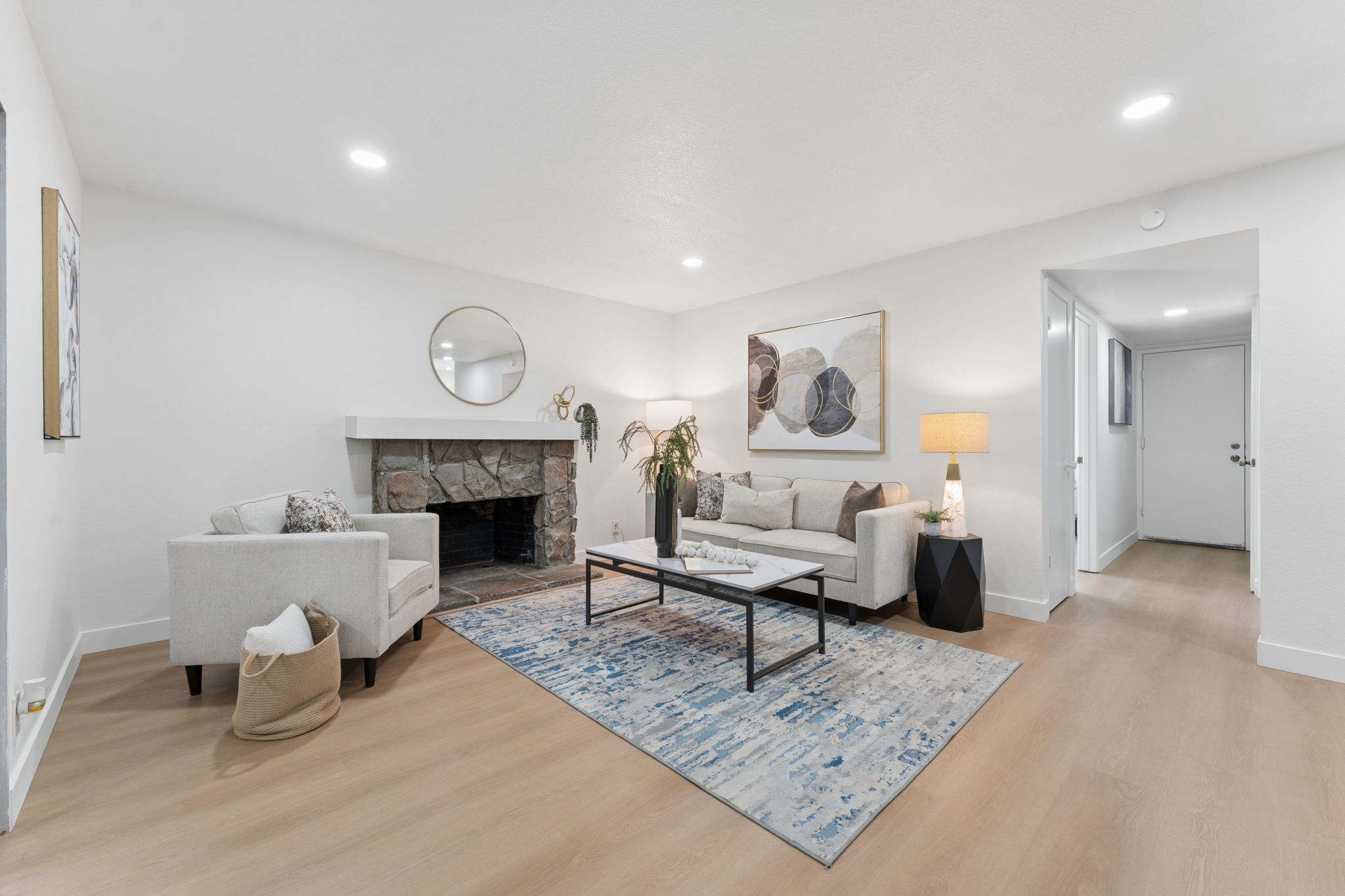  Photo 92