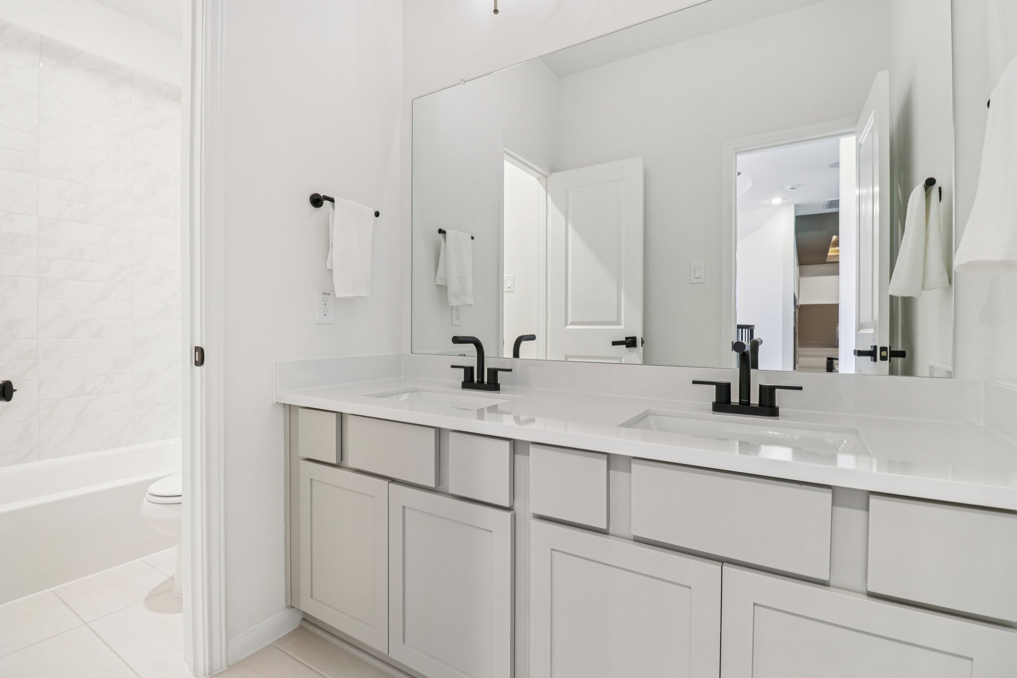 Hickory Hvn Ln-S0704-036.jpg