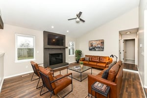 DSC_2638 virtually staged.jpeg