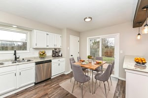 DSC_2640 virtually staged.jpeg