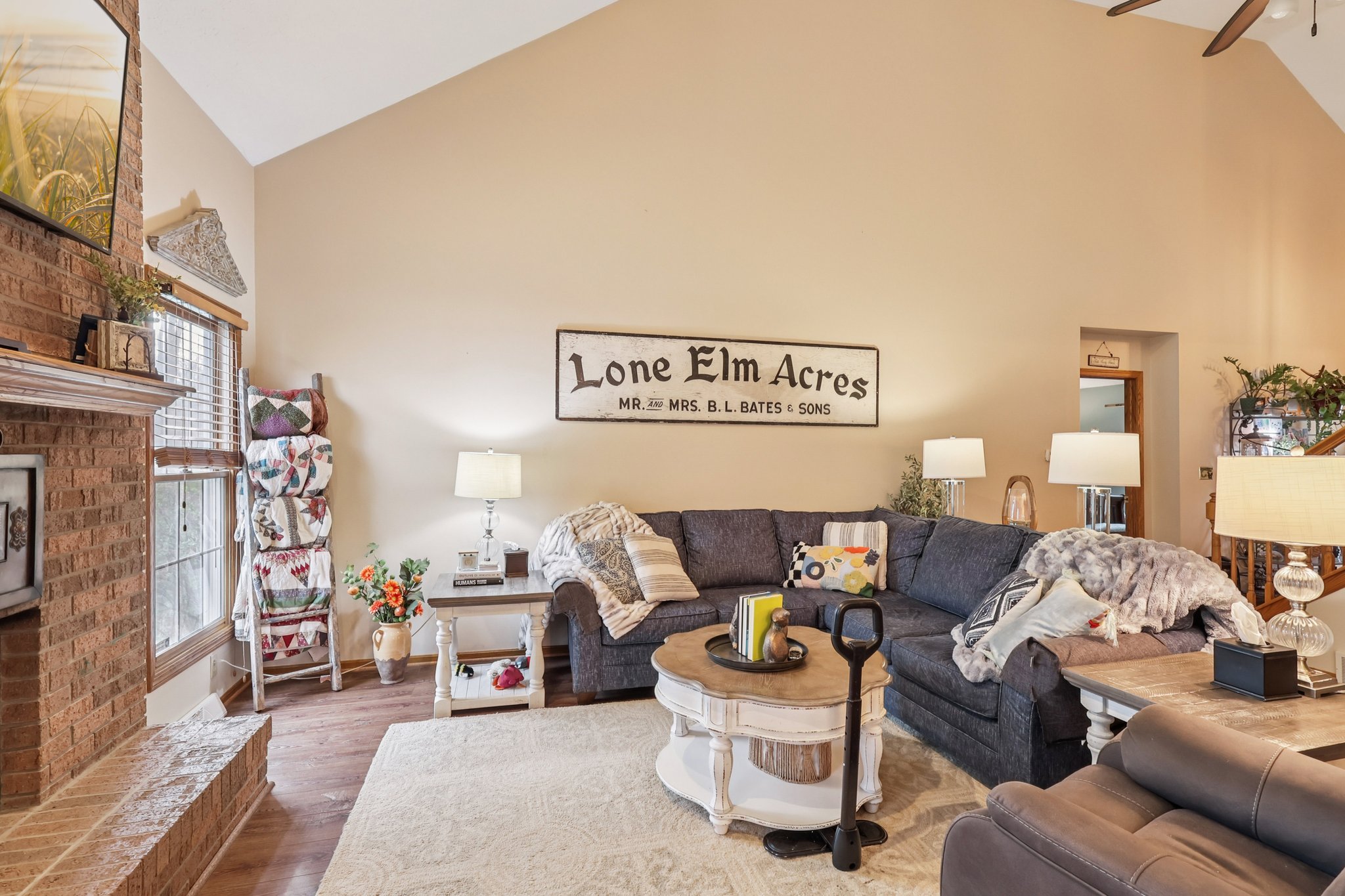 Marla Ct-S1904-005.jpg