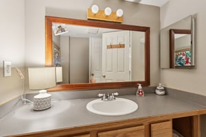 Marla Ct-S1904-049.jpg