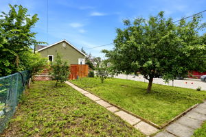  Photo 36