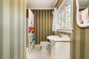 303 E Michigan Ave, Saline, MI 48176, USA Photo 32