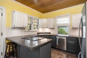 303 E Michigan Ave, Saline, MI 48176, USA Photo 20