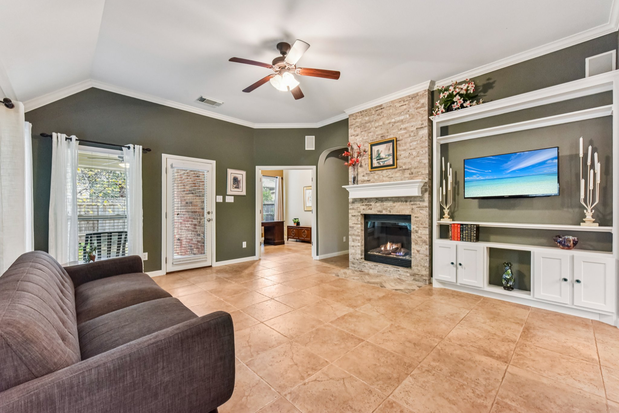 Flagstone Ct-S1712-007.jpg