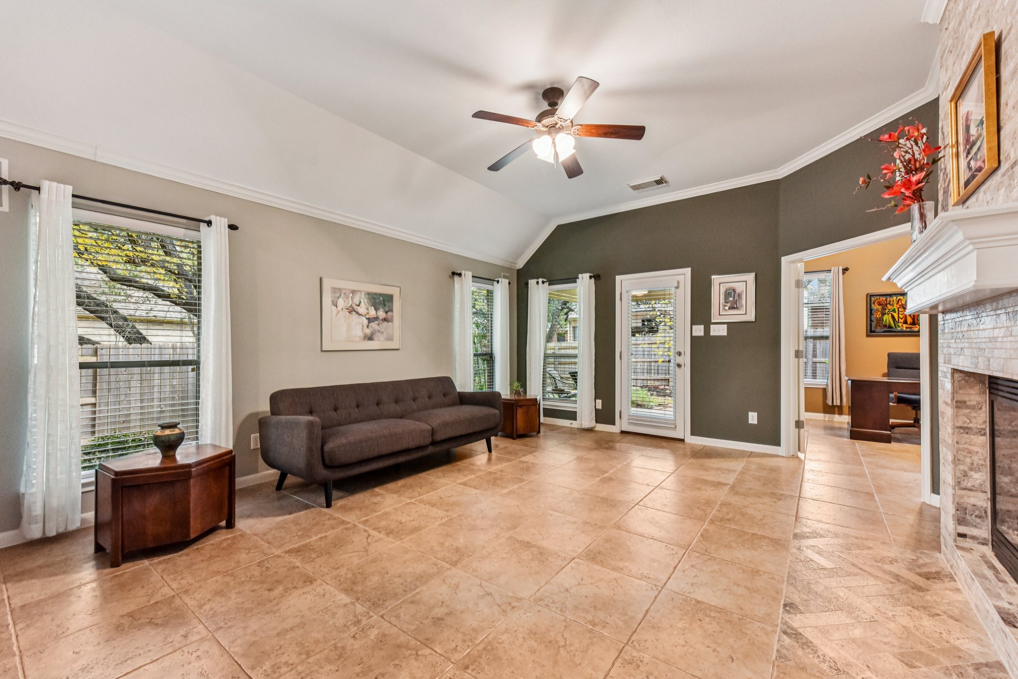 Flagstone Ct-S1712-008.jpg