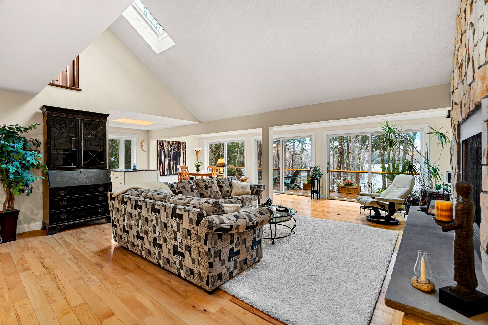 303 Rd Round the Lake, Grantham, NH 03753, USA Photo 35