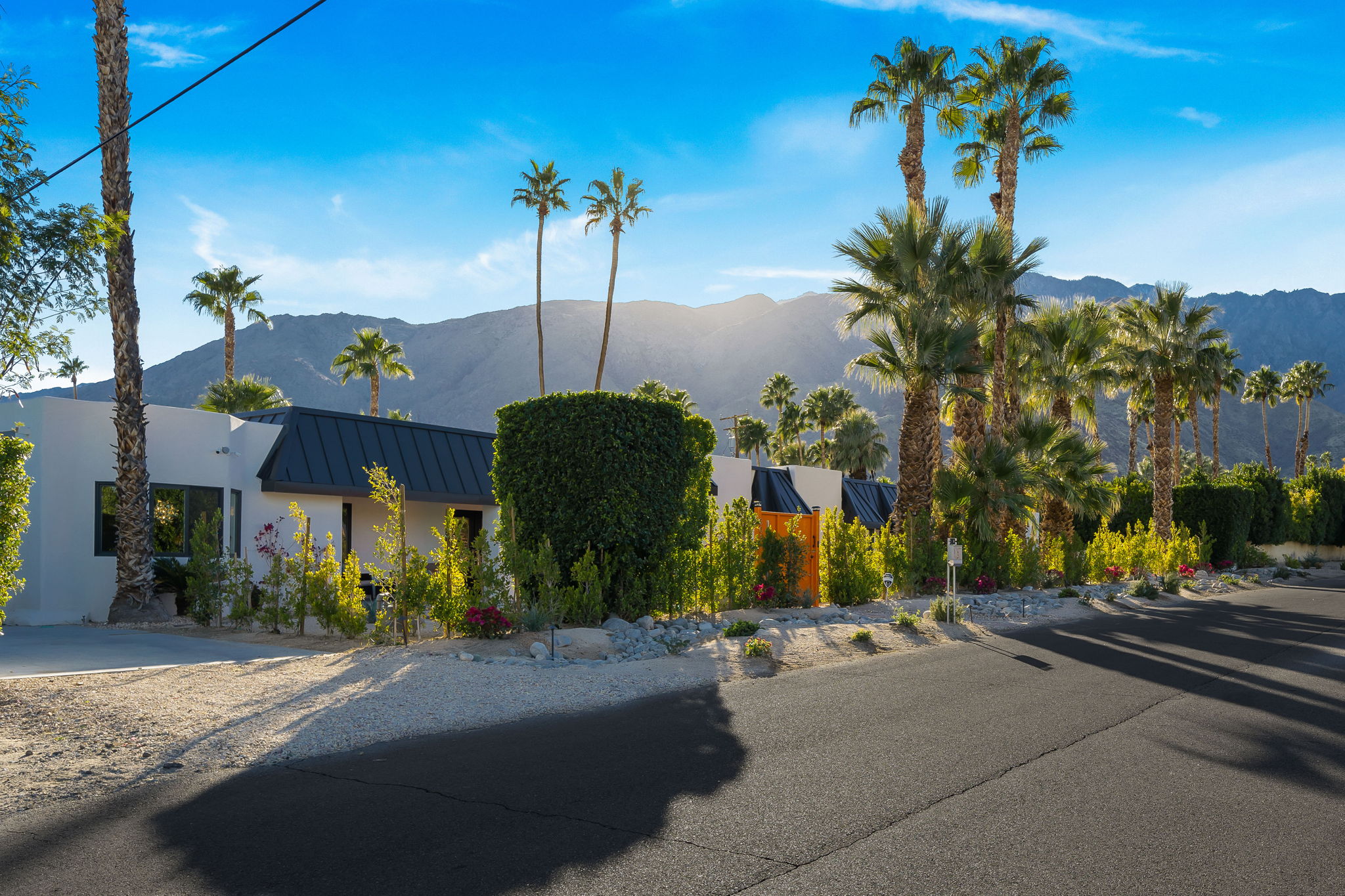  303 W Vía Escuela, Palm Springs, CA 92262, US Photo 8