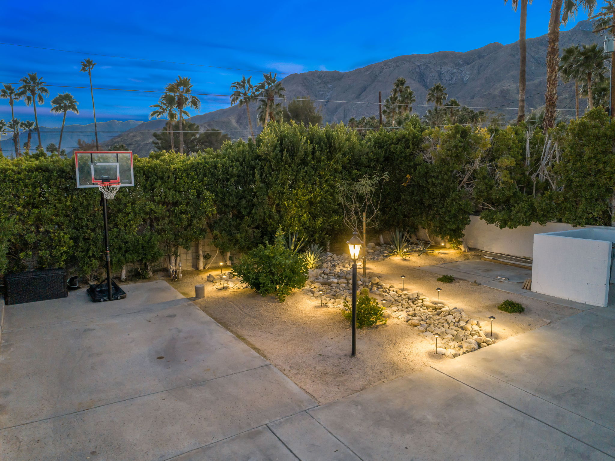  303 W Vía Escuela, Palm Springs, CA 92262, US Photo 97