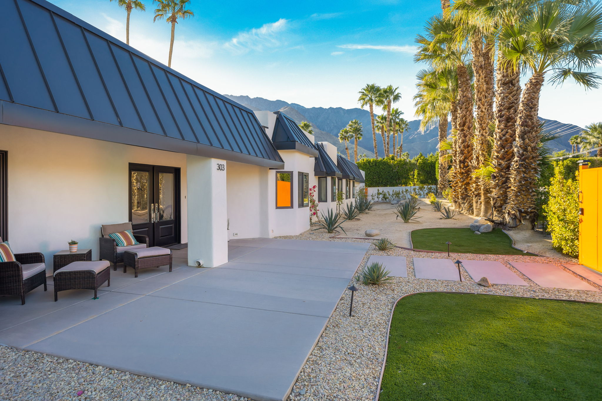  303 W Vía Escuela, Palm Springs, CA 92262, US Photo 9