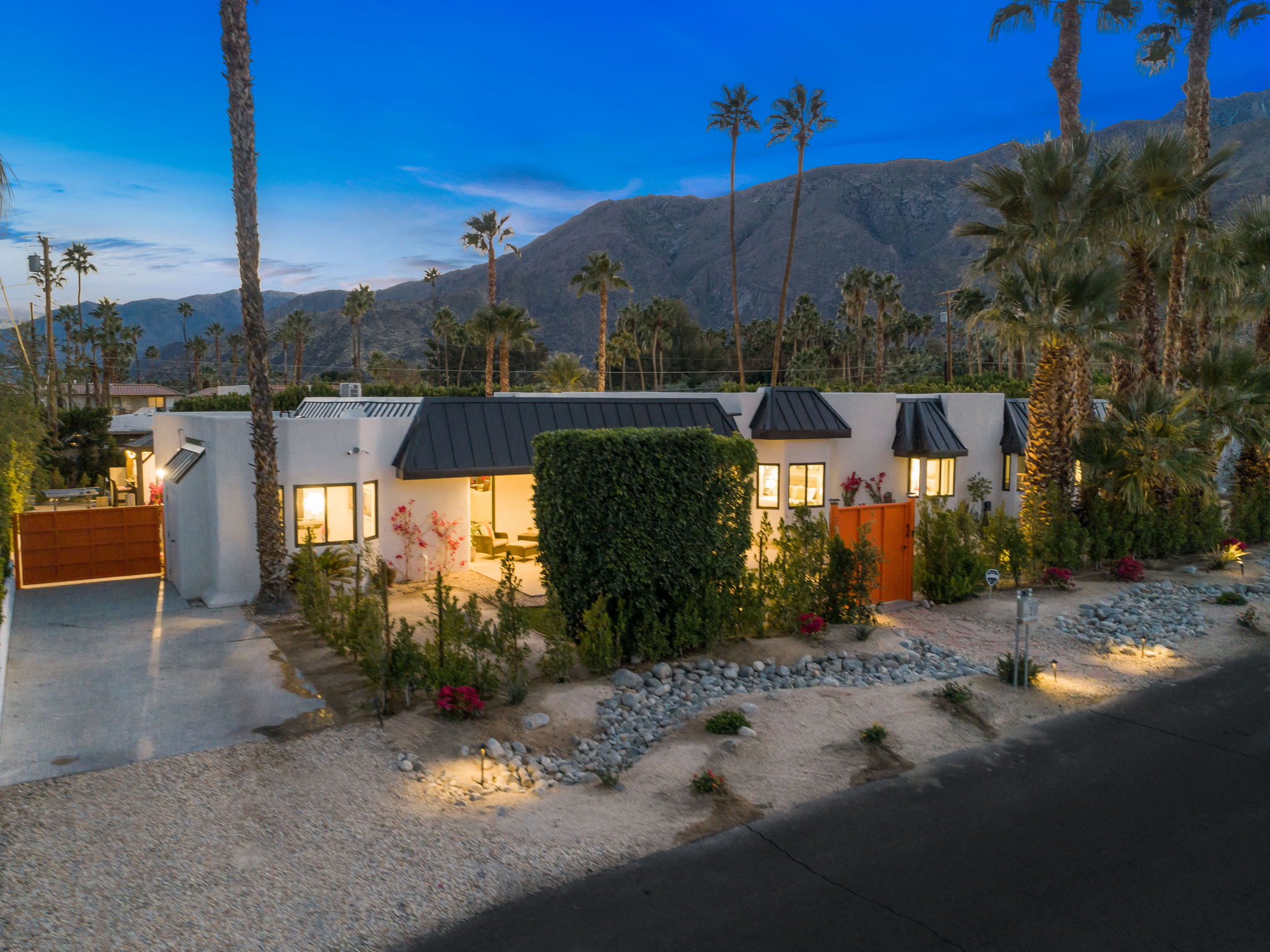  303 W Vía Escuela, Palm Springs, CA 92262, US Photo 102