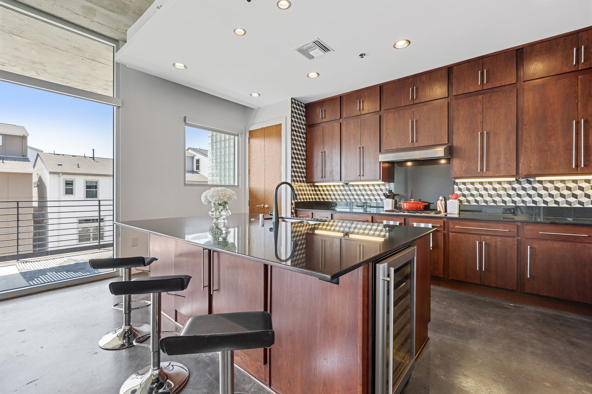Kitchen Island Perfect For Entertaining
