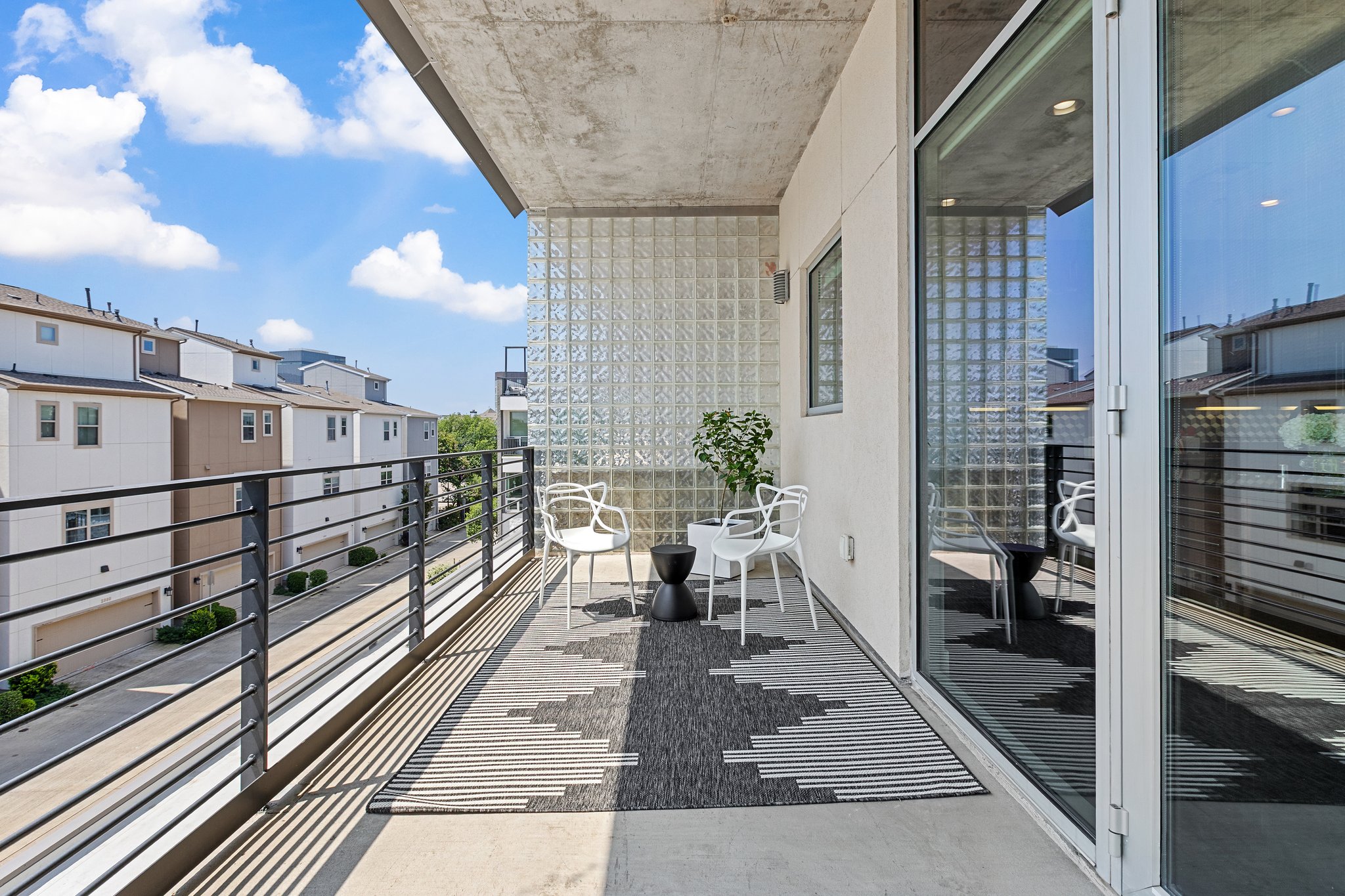 Expansive Balcony