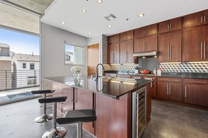 Kitchen Island Perfect For Entertaining
