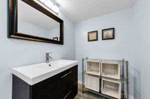 Primary Bathroom 1b
