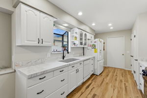 Kitchen (1)