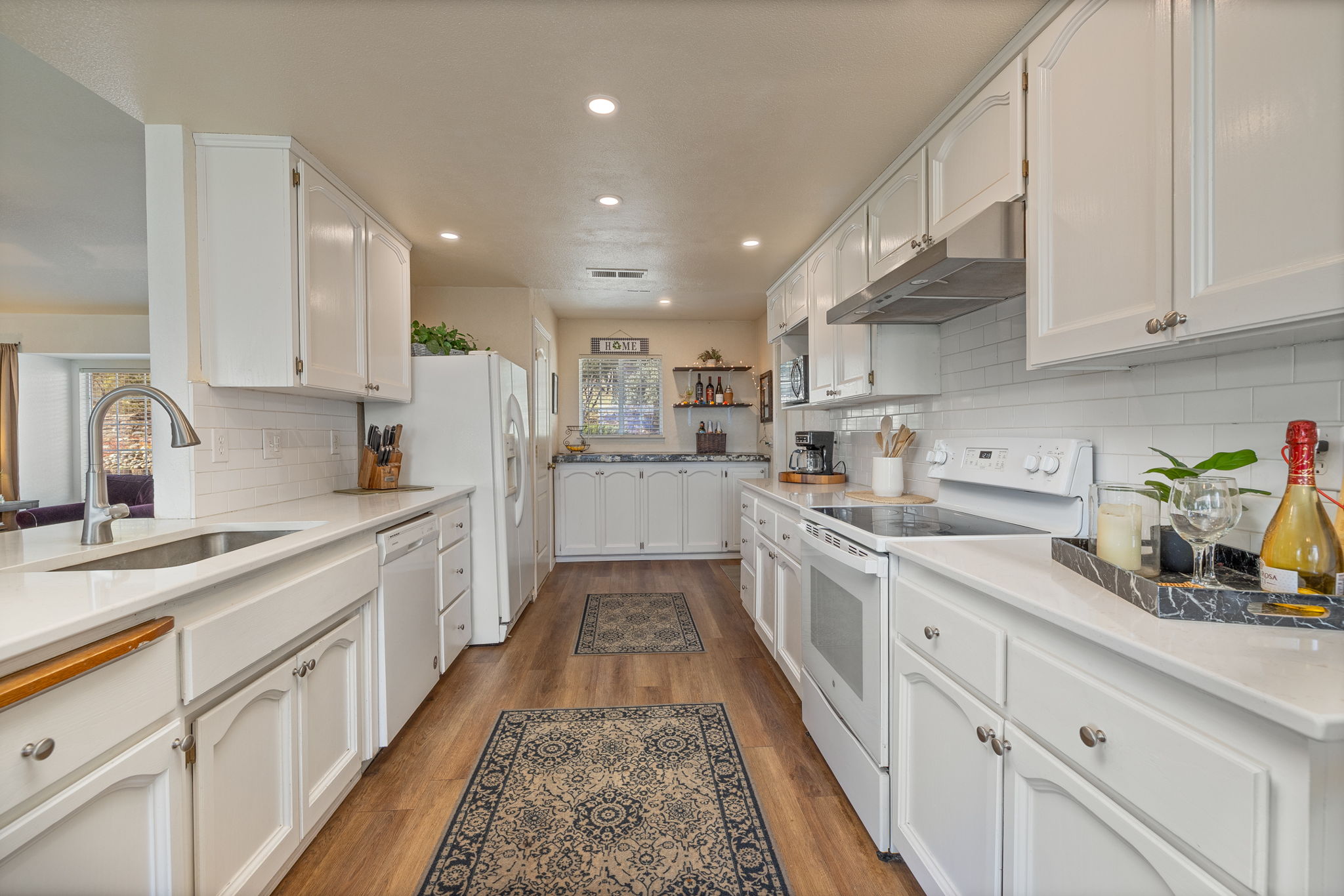 Upgraded kitchen with Quartz counters