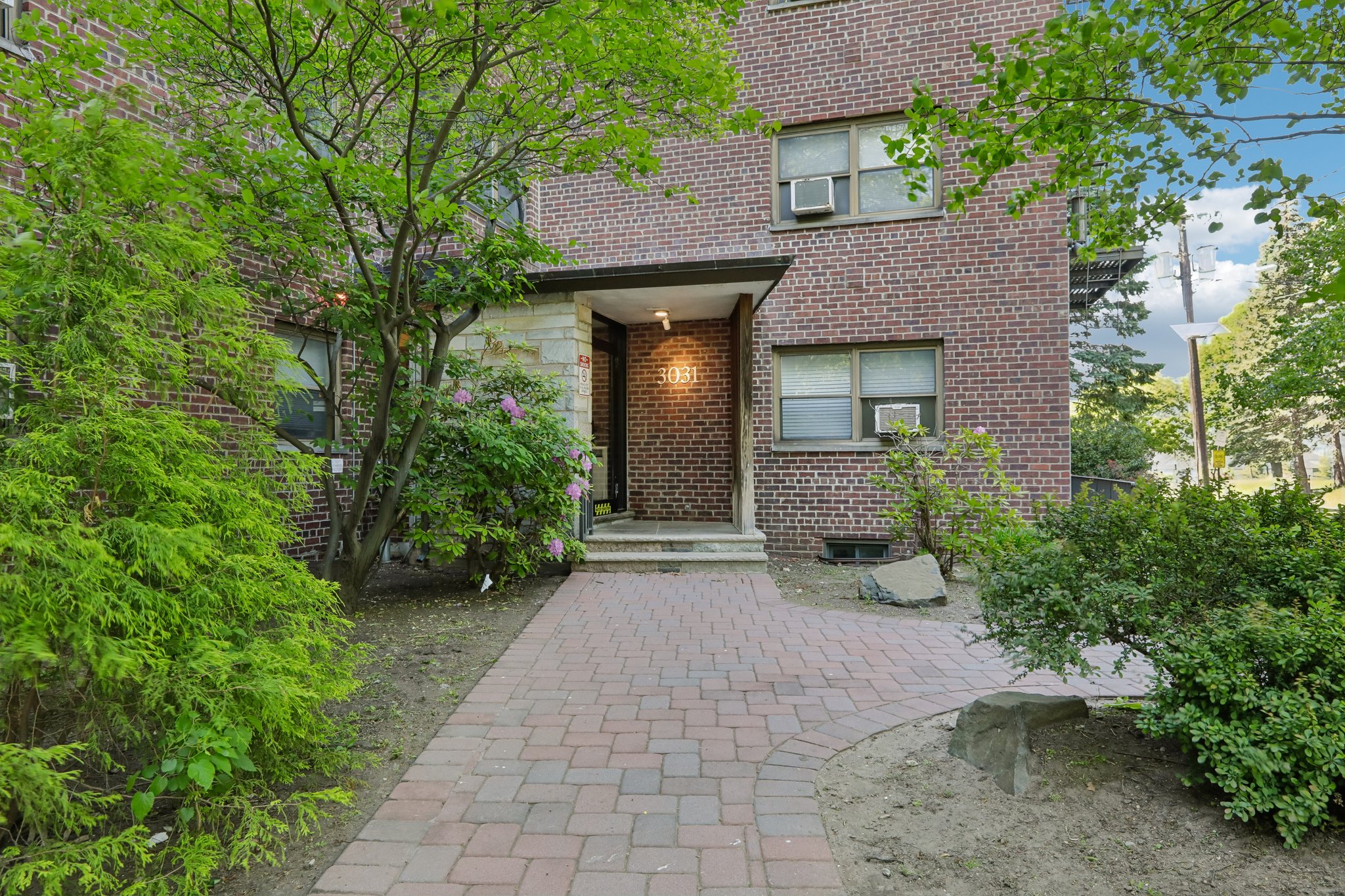 Edwin Ave 4H-S1905-003.jpg