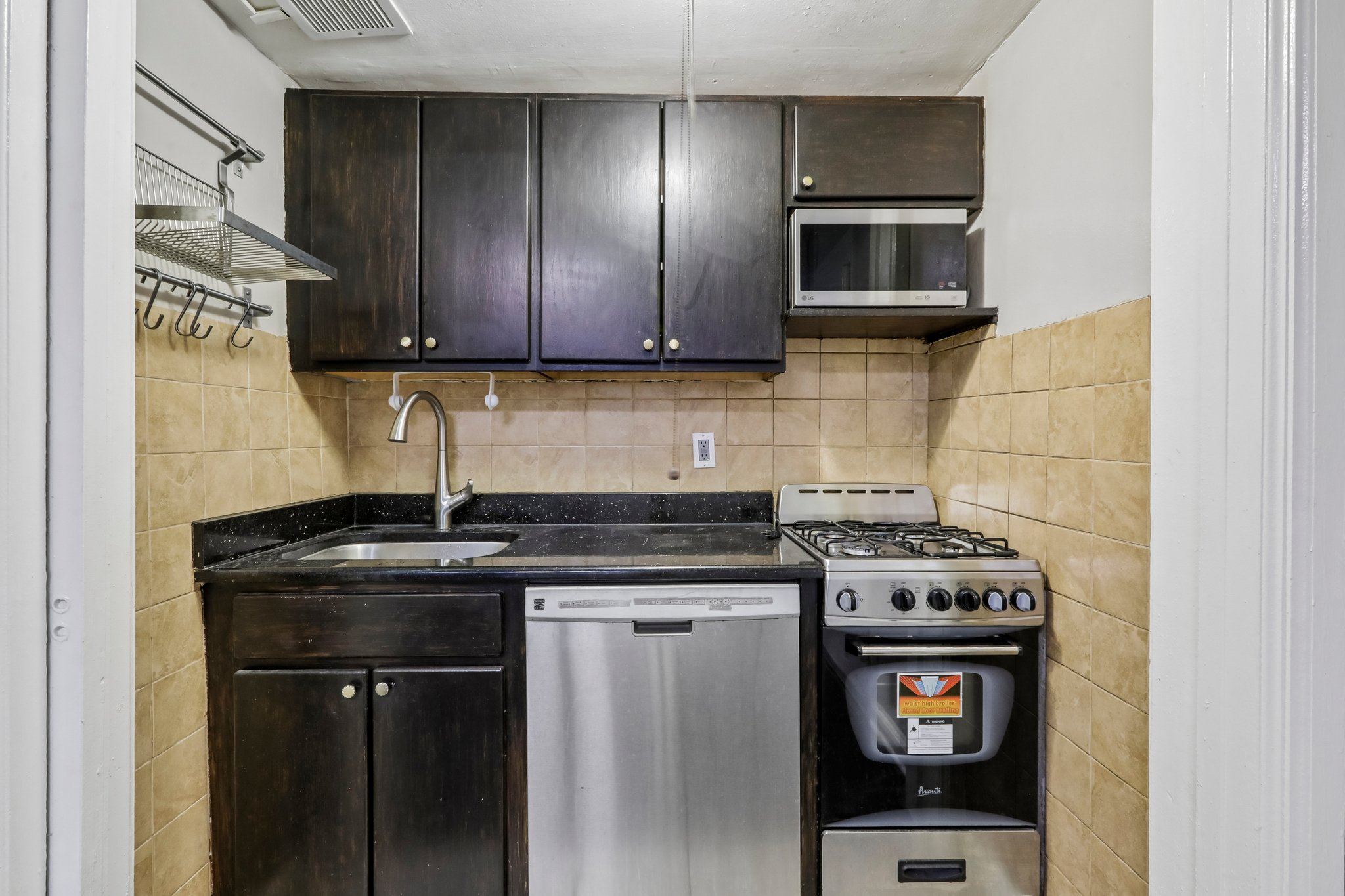 Edwin Ave 4H-S1905-013.jpg