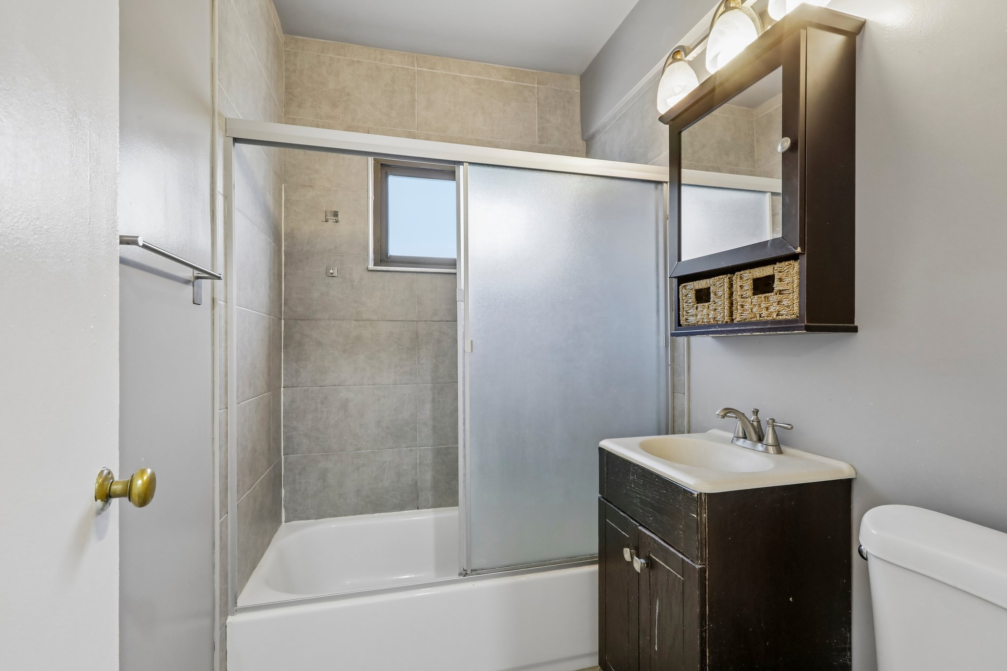 Edwin Ave 4H-S1905-017.jpg