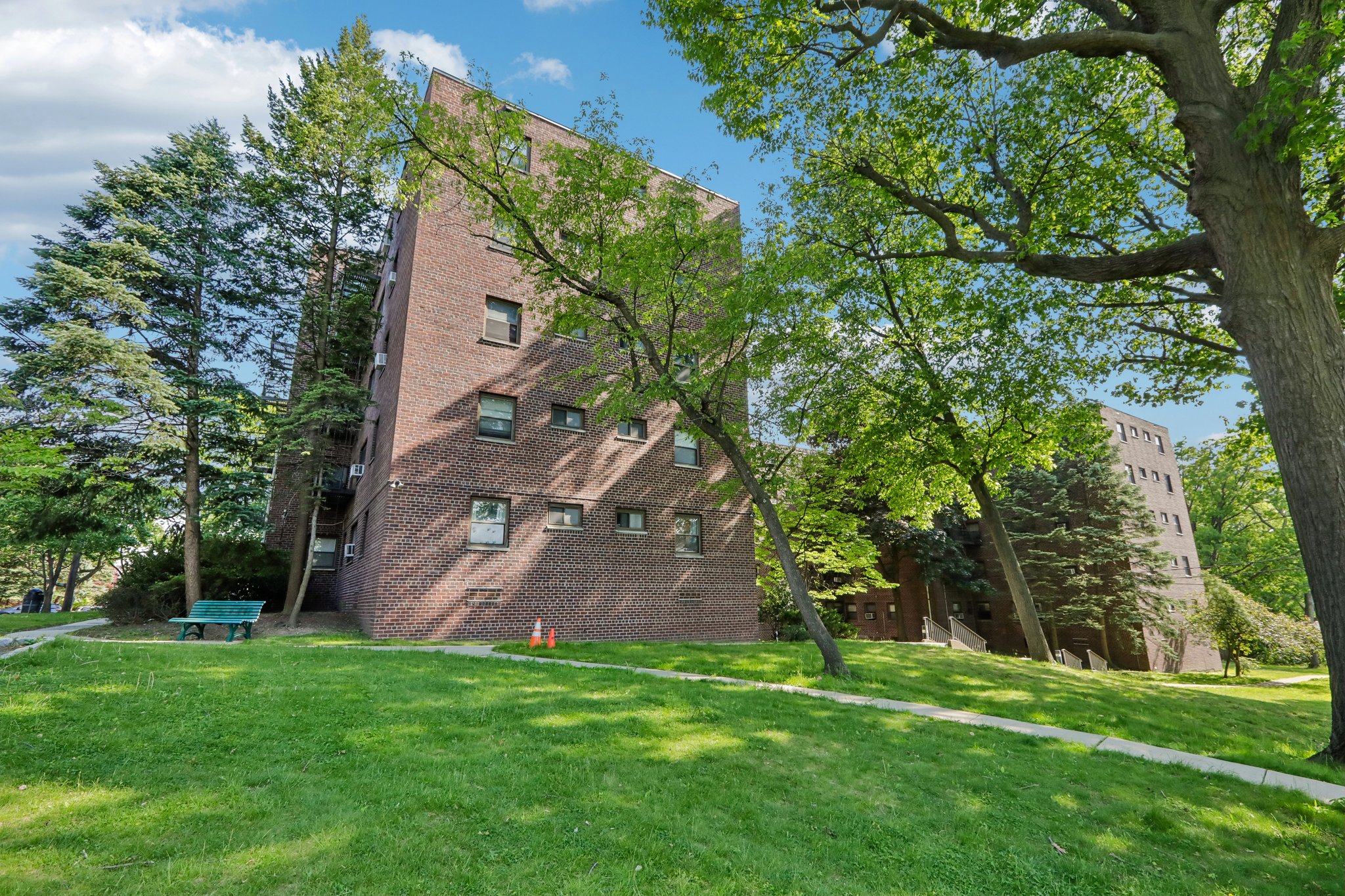Edwin Ave 4H-S1905-018.jpg