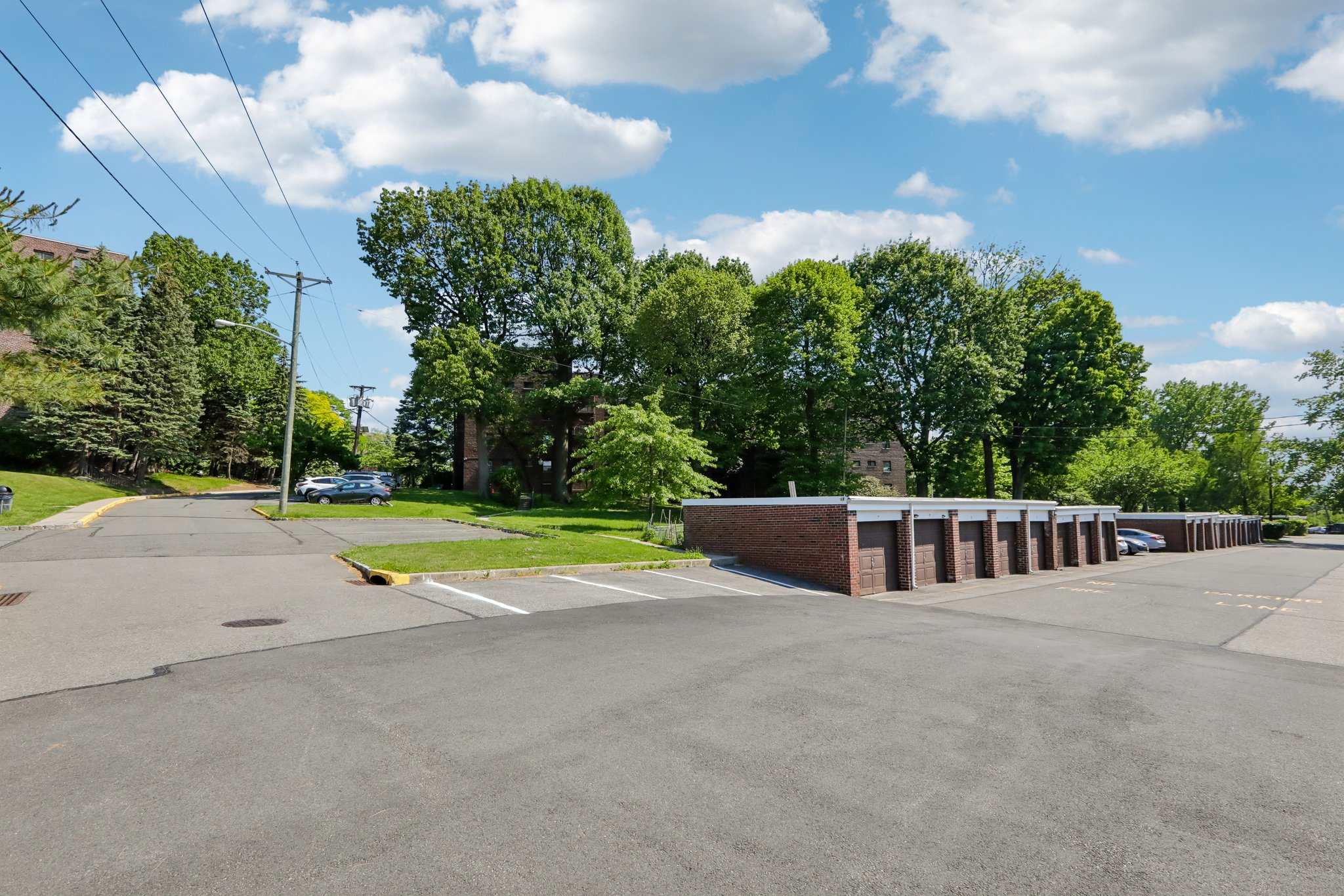 Edwin Ave 4H-S1905-021.jpg