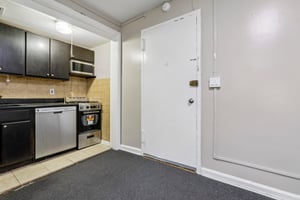 Edwin Ave 4H-S1905-006.jpg