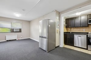 Edwin Ave 4H-S1905-007.jpg
