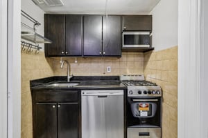 Edwin Ave 4H-S1905-013.jpg