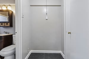 Edwin Ave 4H-S1905-016.jpg