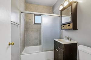 Edwin Ave 4H-S1905-017.jpg
