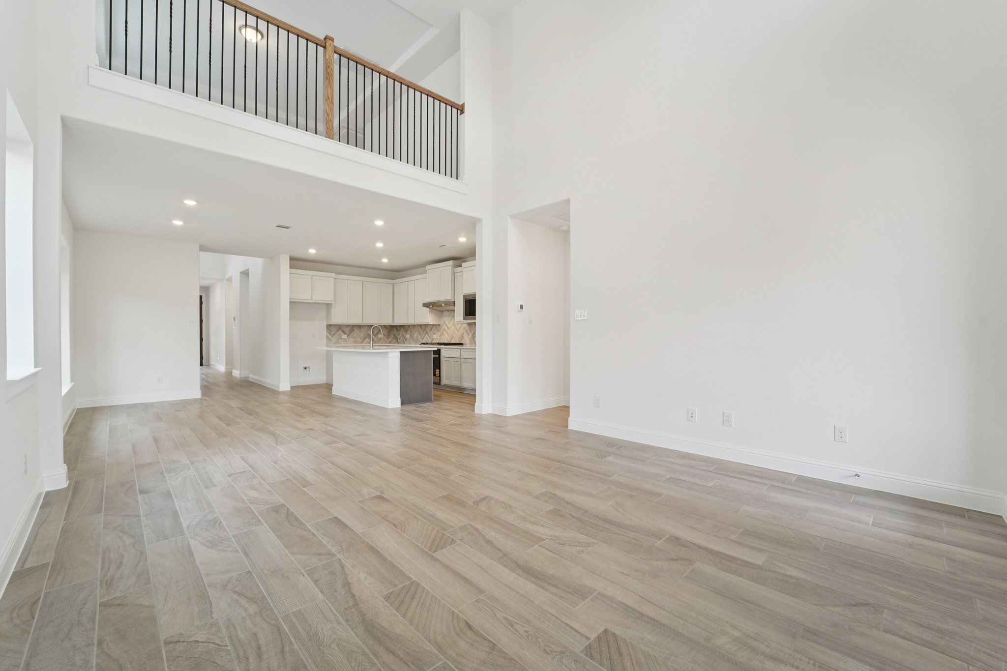 Ruby Frst Ct-S1102-009.jpg